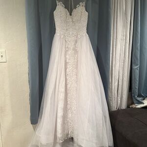 Illusion Neck with Overskirt Wedding Dress | Size 6 | Lace & Tulle A-Line